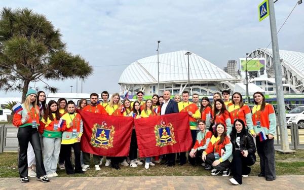 На Всемирном фестивале молодёжи в «Сириусе» председатель Брянской областной Думы встретился с белорусами