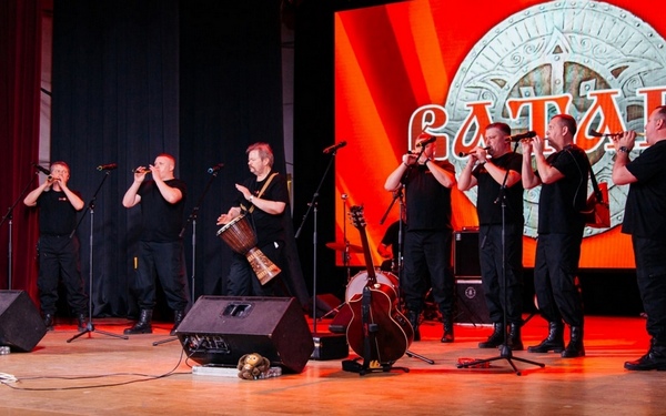 Перед жителями ЛНР выступил брянский ансамбль «Ватага»