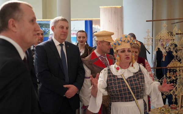 Александр Богомаз побывал на выставке «Могилёвщина — героическое прошлое и славное будущее»