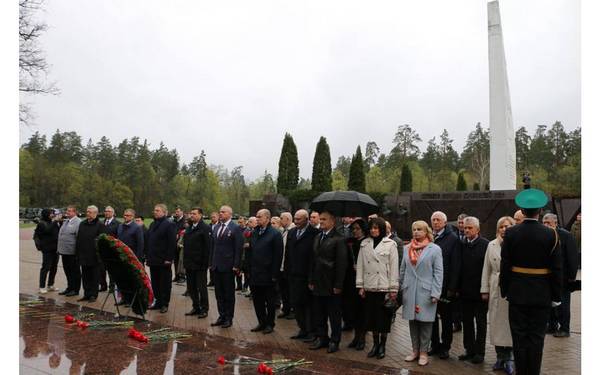Партизанскую поляну  Брянщины посетили делегации законодательных собраний