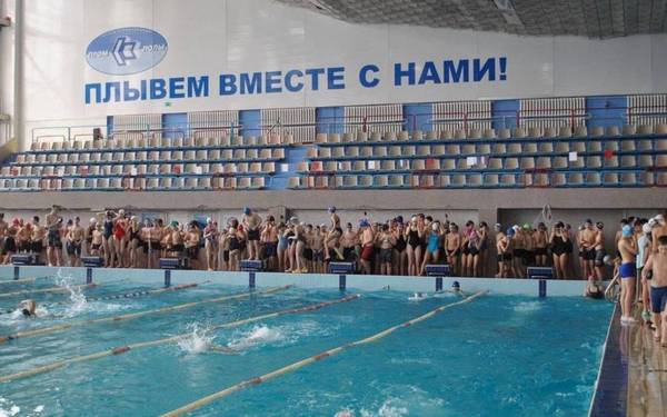 Юношеская команда пловцов из Дятьково показала отличный результат на чемпионате и первенстве Брянска по плаванию