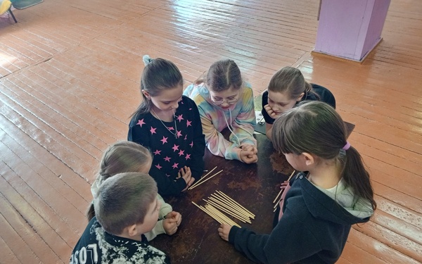 В Троснянском сельском Доме культуры для детей прошли «Веселые приключения!»