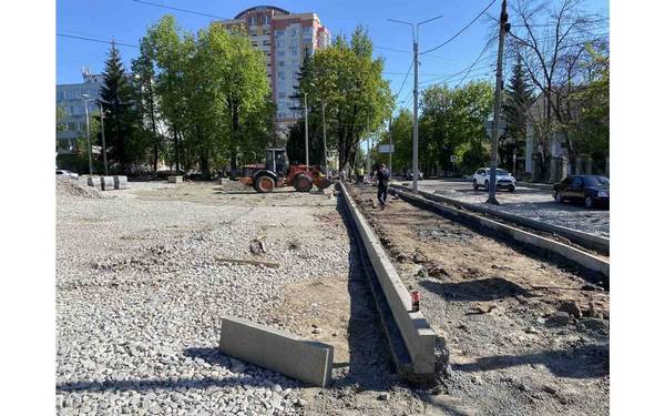 В рамках нацпроекта в Брянске ремонтируют участок дороги по улице Трудовой