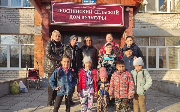 В Троснянском Доме культуры прошла встреча с семьями цыганской диаспоры