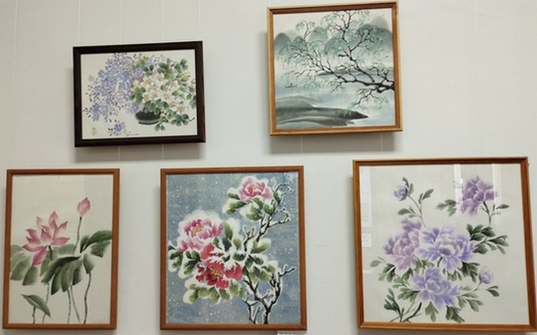 В Городском выставочном зале в Брянске открылась выставка Светланы Поповой «Два сада»