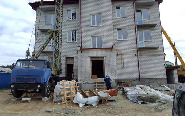 В посёлке Климово Брянской области почти достроили новый многоквартирный дом