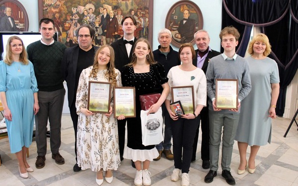 В брянском Овстуге X поэтический фестиваль «Великий праздник молодости чудной»