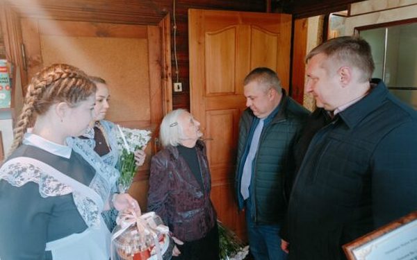 Отличник народного просвещения из Новозыбкова отметила 100-летие