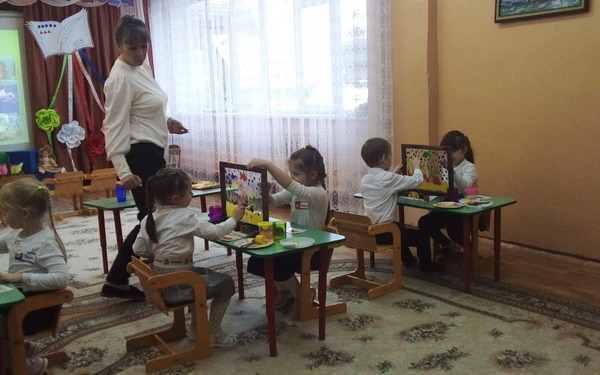 Прозрачный мольберт