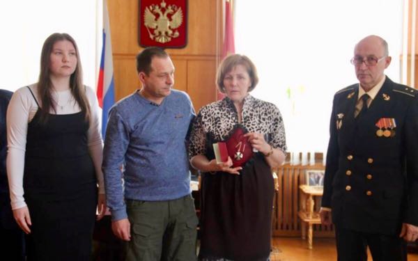 В Брасовском районе Брянской области вручили награды родным погибших героев СВО