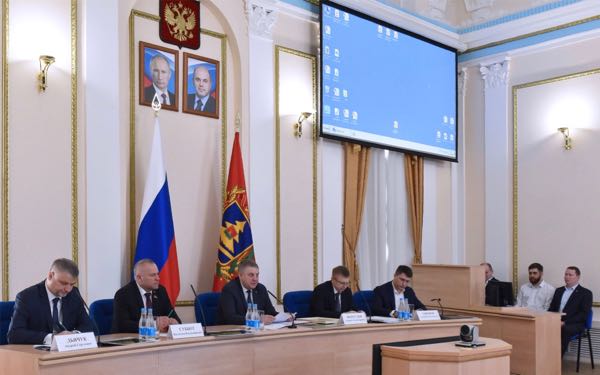 Брянский губернатор поручил разработать областную программу, направленную на обеспечение рабочими кадрами растущей экономики