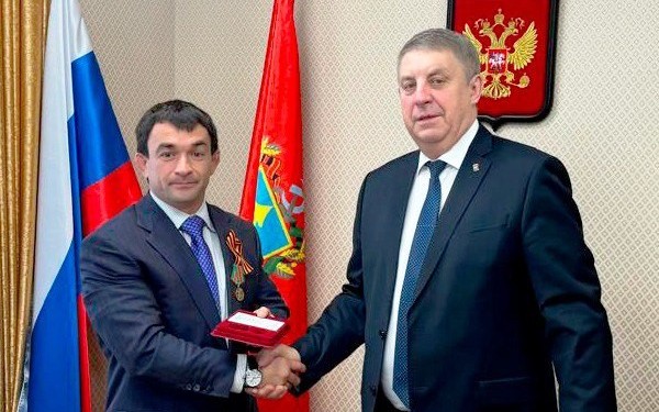 Губернатор наградил памятной медалью Брянской области двукратного чемпиона мира