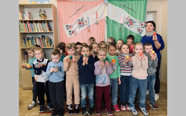 Брянские дошкольники познакомились с пасхальными традициями