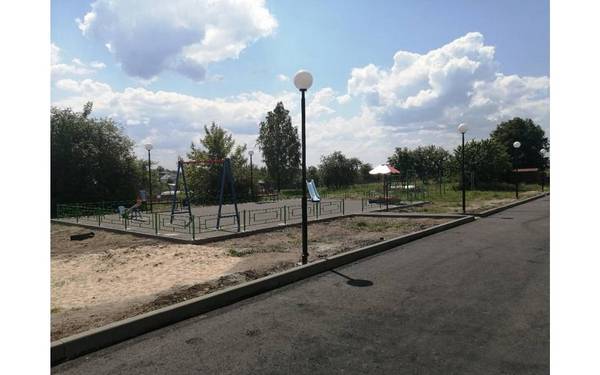 По нацпроекту в Трубчевске благоустраивают дворовую территорию