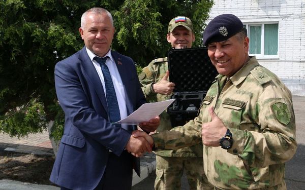 Валентин Суббот передал спецтехнику брянским росгвардейцам