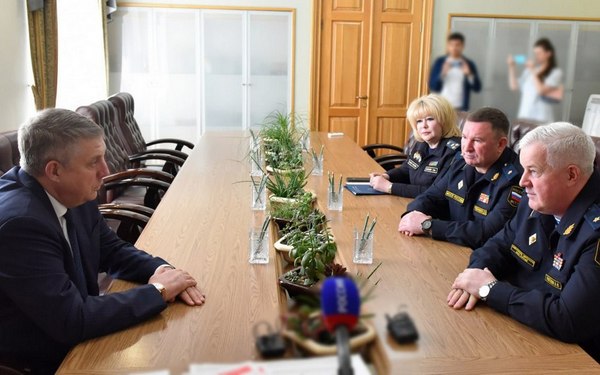 Губернатор Брянщины провёл встречу с замдиректора Федеральной службы судебных приставов