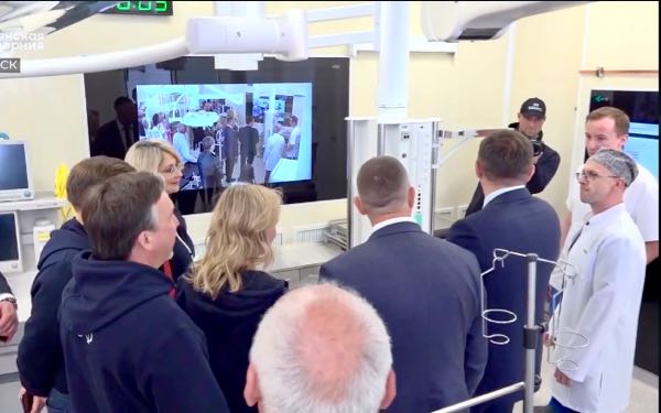 Сенаторы РФ высоко оценили построенный в Брянске хирургический корпус детской больницы