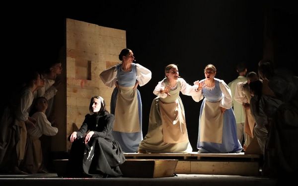 Брянским зрителям актёры из ЛНР представили спектакль «Леди Макбет»