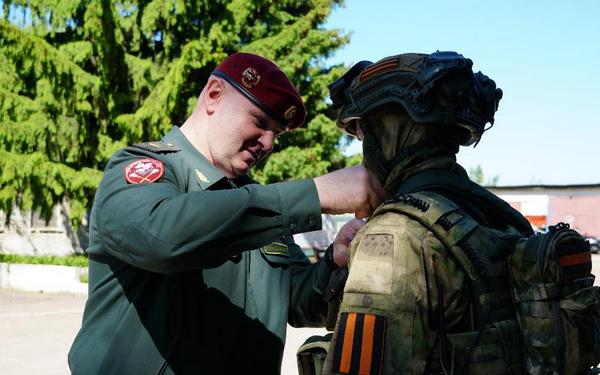 Государственные награды вручили в Брянске росгвардейцам