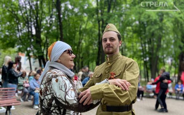 Праздник «Танцующий май» состоялся в брянском парке им. А.К.Толстого