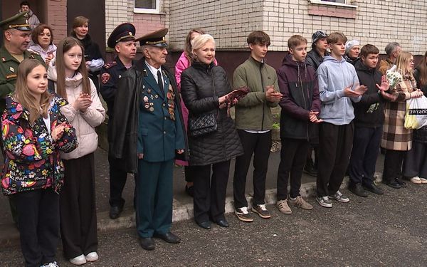 С Днём Победы в Брянске поздравили участника Великой Отечественной войны Бориса Васильевича Шапошникова