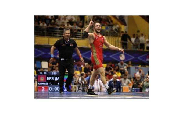 Брянский борец Гаджимурад Алихмаев стал «мастером спорта международного класса»