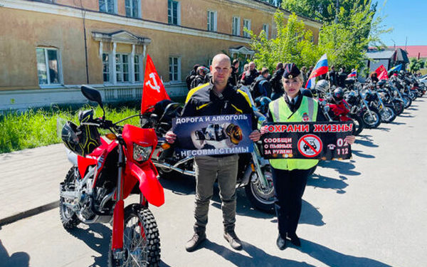 Автоинспекторы в Клинцах провели совместную акцию с байкерами