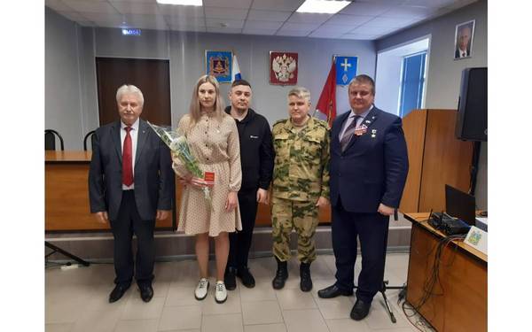 Медалью «Жена офицера» награждена Екатерина Деуля, супруга брянского участника СВО