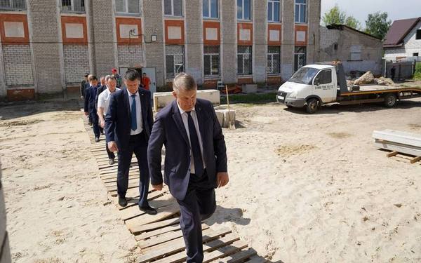 Александр Богомаз рассказал о строительстве пристройки к школе №13 в Брянске