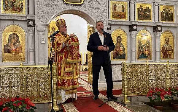 Губернатор Александр Богомаз встретил Светлую Пасху в Клинцах