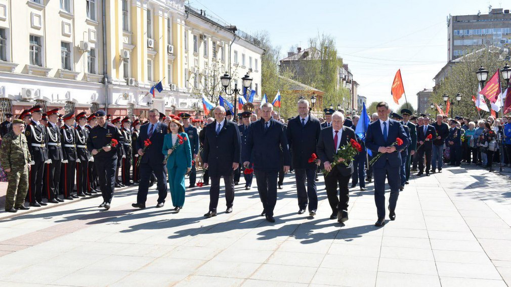 Губернатор Александр Богомаз поздравил брянцев с Днем космонавтики
