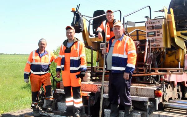 Дорожники Брасовского ДРСУч ремонтируют дорогу на участке автомагистрали Локоть – Кретово – Турищево
