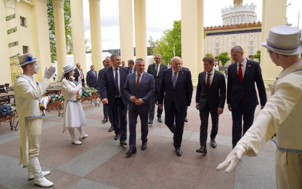 Брянский губернатор принял участие в открытии Дней Гомельской области на выставке «Россия»