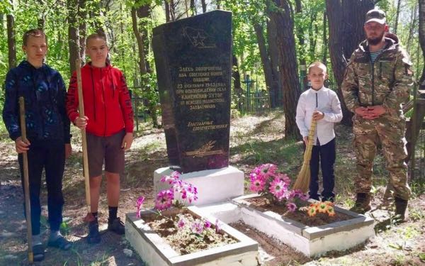 В Климовском районе Брянщины обновили памятники накануне Дня Победы