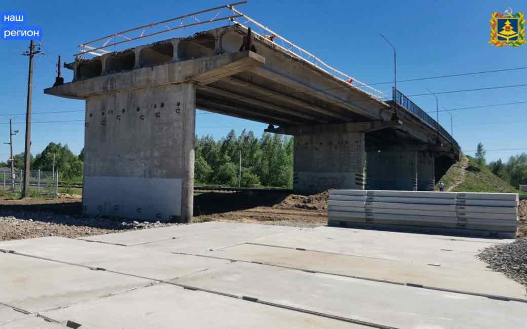 В брянской Унече продолжается капитальный ремонт путепровода