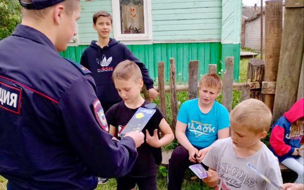 Брянские полицейские провели профилактическое мероприятие «Жизнь без вредных привычек»