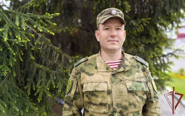 Росгвардеец пришел на помощь утопающему в Брянске