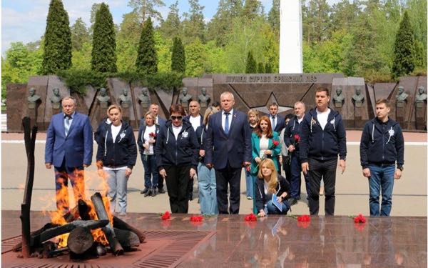 Сенаторы России почтили память брянских партизан