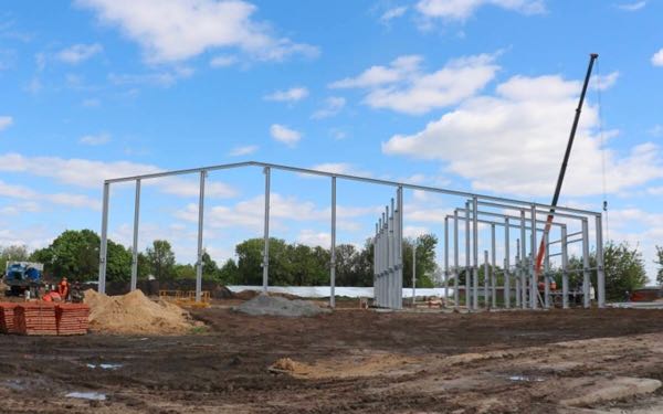 В Стародубе Брянской области возводят спорткомплекс с бассейном