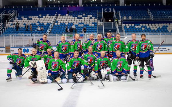 Брянский «Партизан 50+» выиграл поединок у курской команды на финальном этапе ночной хоккейной лиги