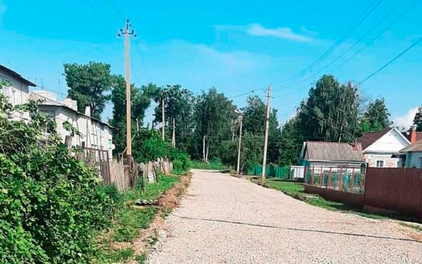 В Комаричах начали ремонт дороги на улице Победы