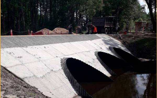 Продолжается капитальный ремонт моста через реку Крапивну в Навлинском районе