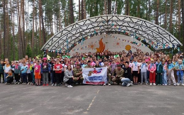 Школьники Брянской области встретились с ветеранами СВО