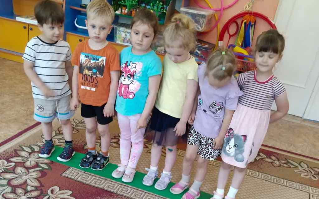 Играем с зайчиком