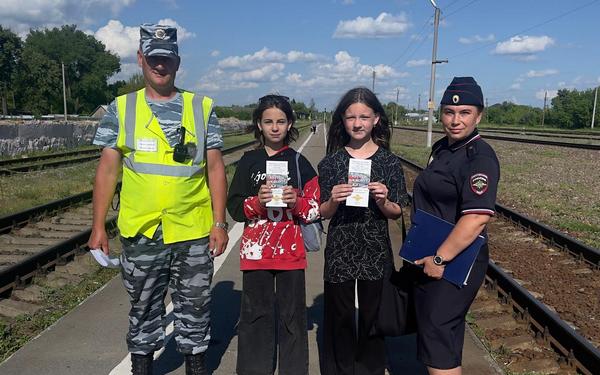 Брянские полицейские и спасатели провели профилактические рейды с целью снижения травматизма на железной дороге