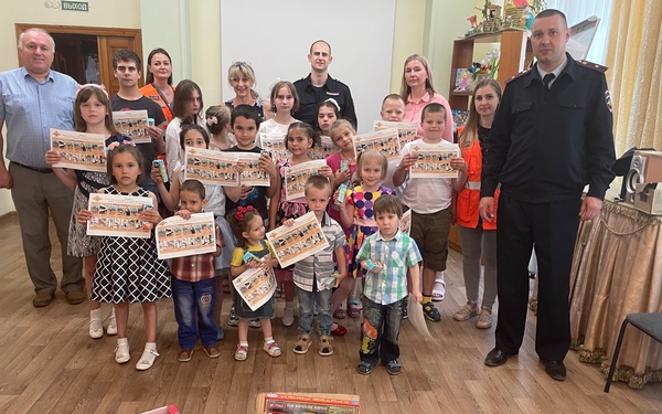 Брянские транспортные полицейские посетили городской социально-реабилитационный центр для несовершеннолетних