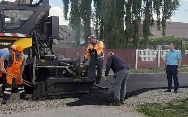 В брянских Комаричах отремонтировали дорогу на улице Победы