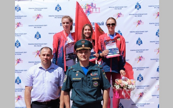 Брянские спасатели приняли участие во Всероссийских соревнованиях по пожарно-спасательному спорту