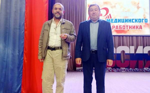 В Брянской области врач-травматолог получил двухкомнатную квартиру в рамках нацпроекта