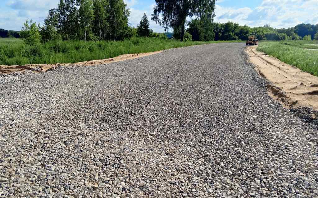В Погарском районе Брянской области строят дорогу к картофелехранилищу